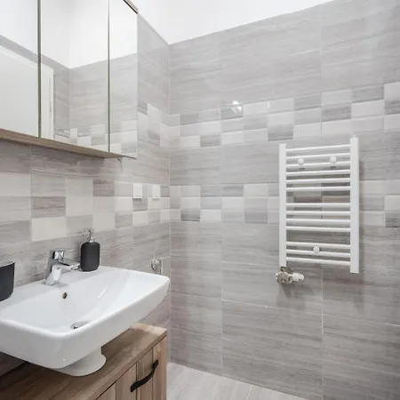 דירה Elisabeth With Parking